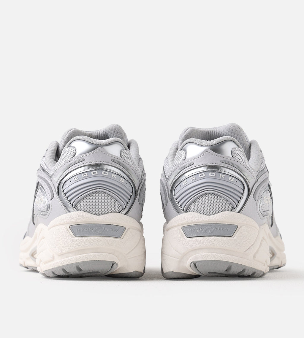 Brooks Adrenaline GTS 4 Micro Chip Alloy Coconut Milk