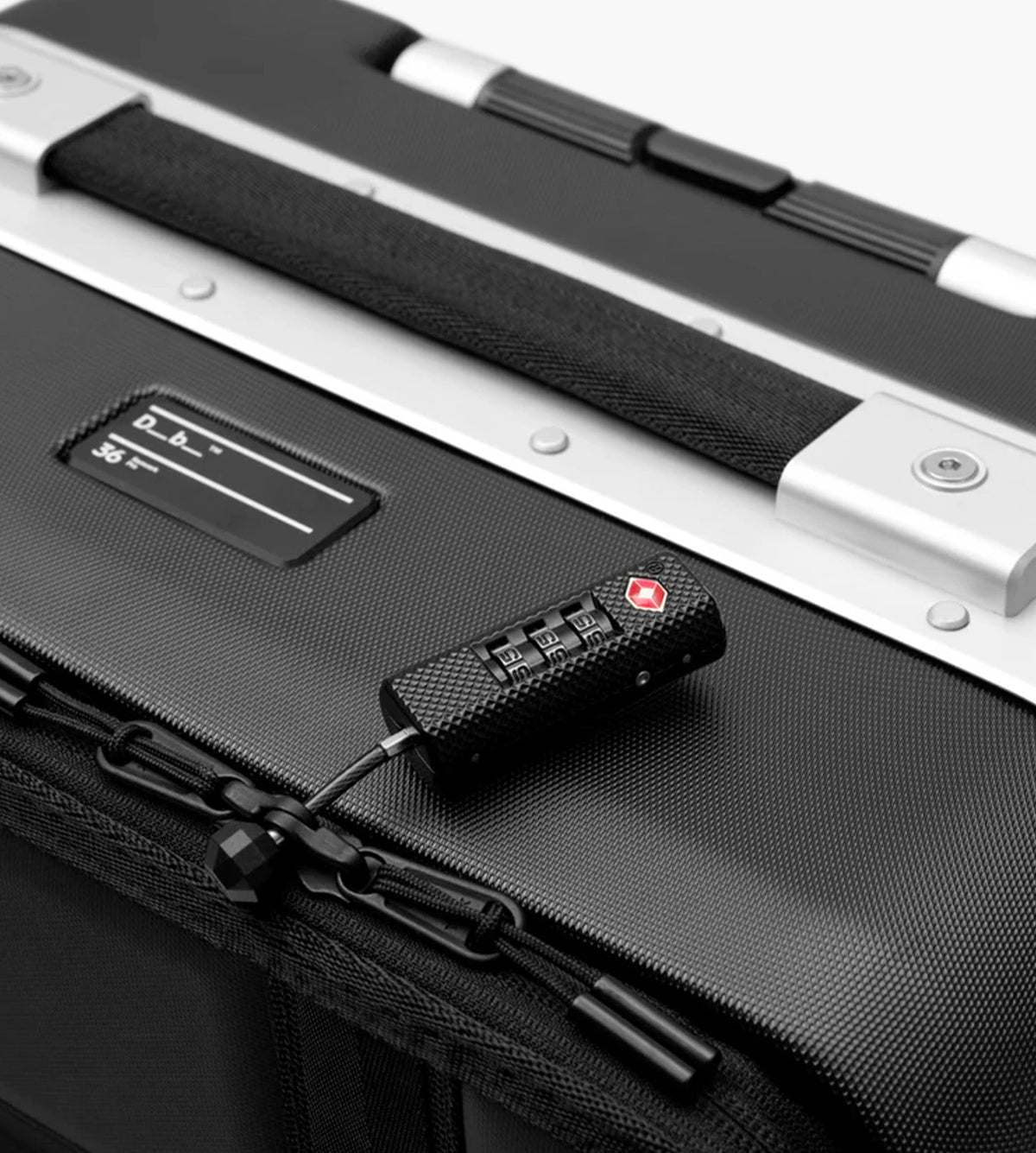 D__b__™ Ramverk Pro Front-access Carry-on Black Out
