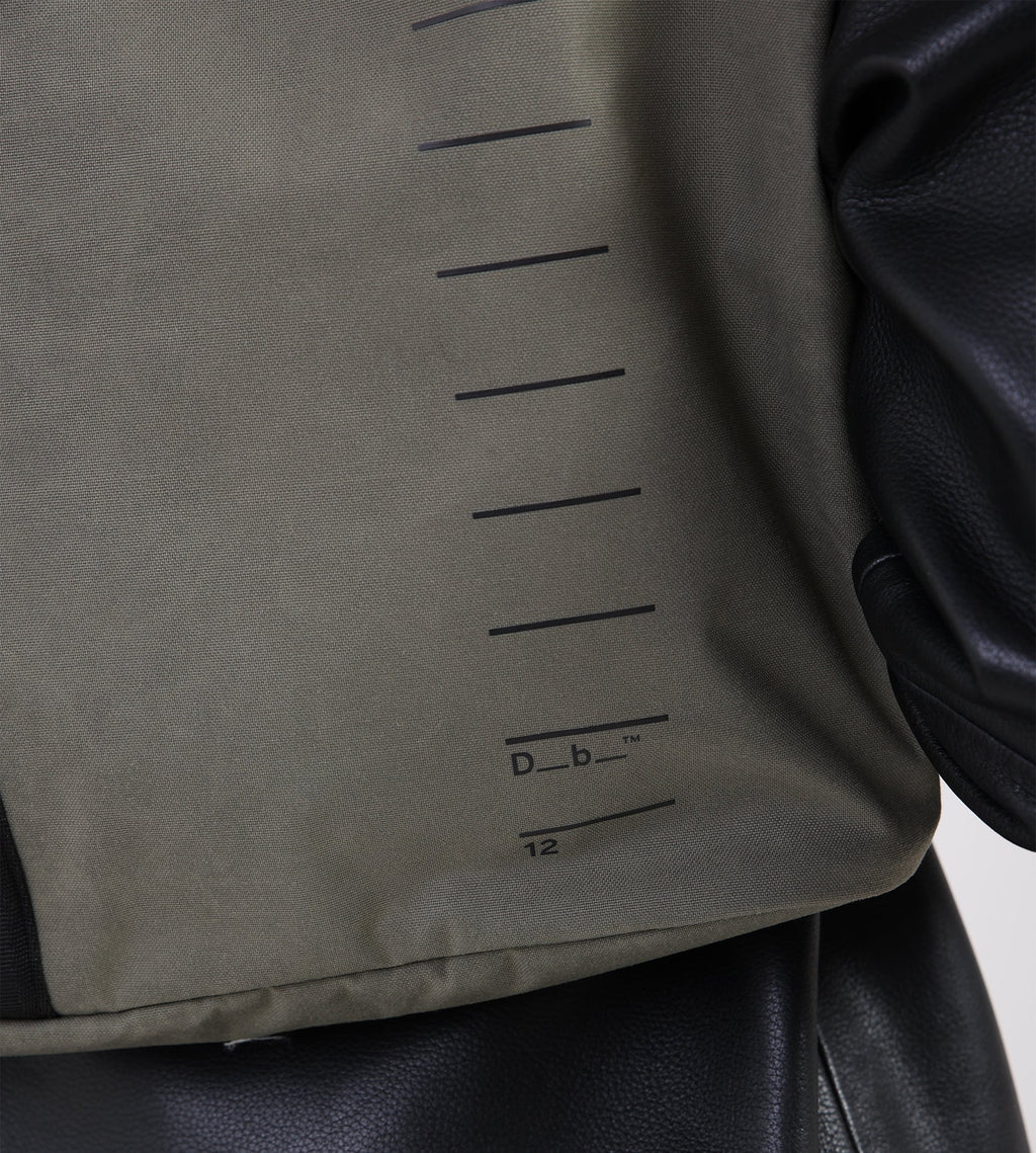 D__b__™ Essential Backpack 12L Forest Green