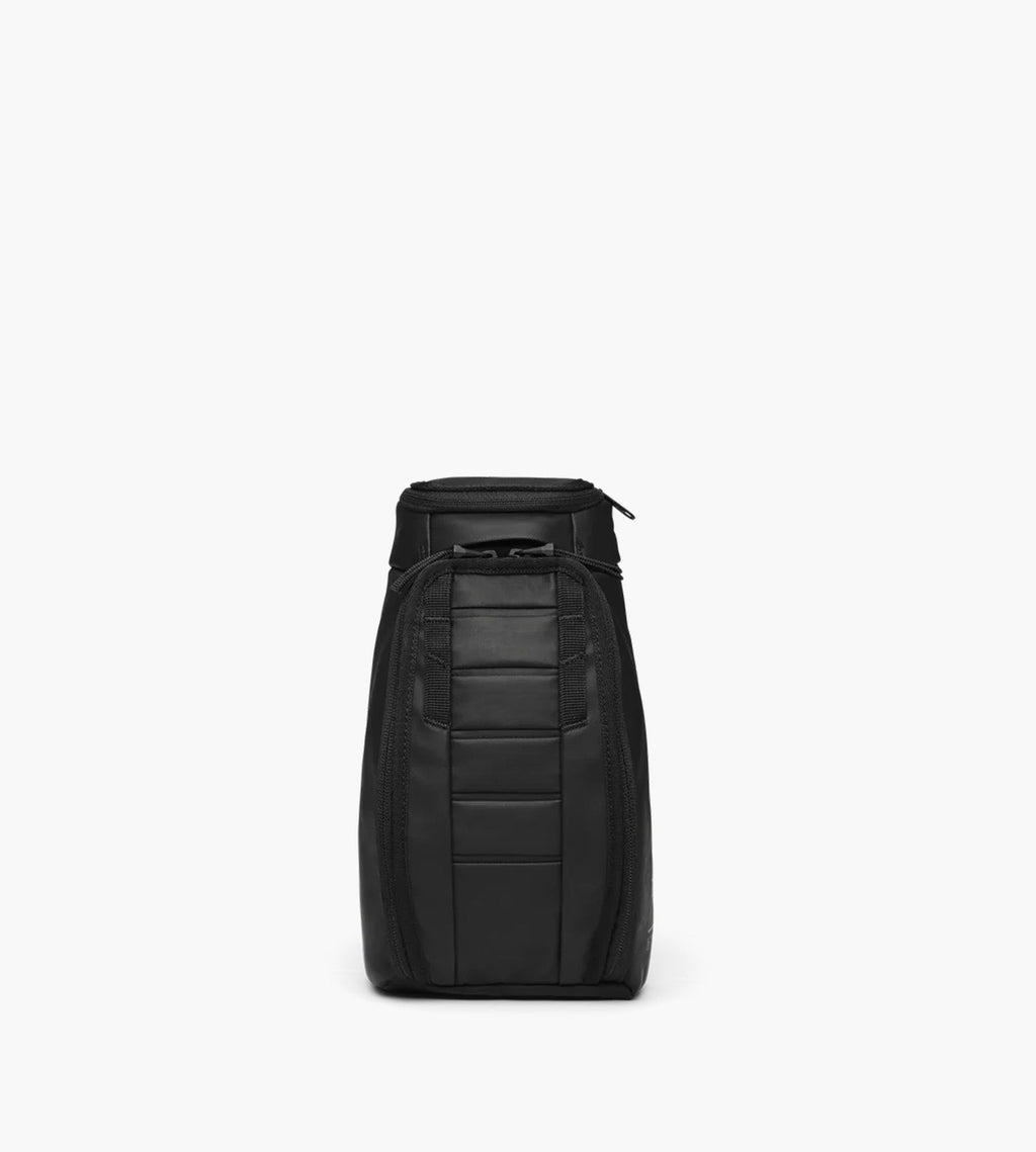 D__b__™ Hugger Washbag Black Out