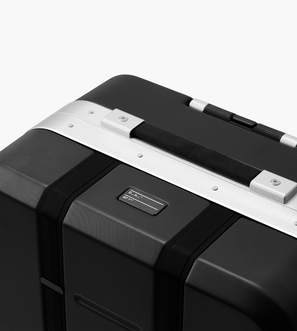 D__b__™ Ramverk Pro Carry-on Silver