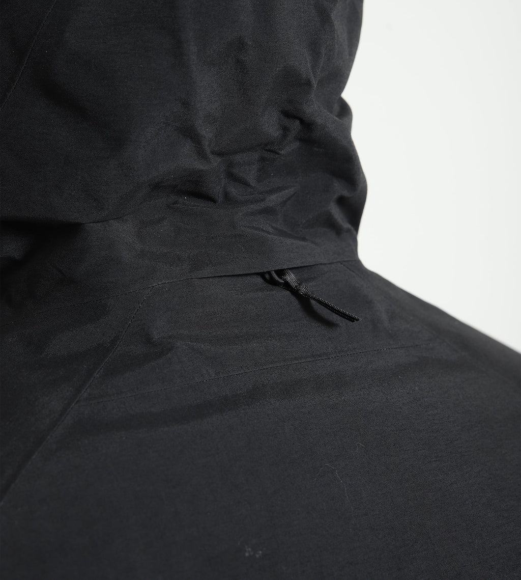 Veilance Monitor Down Coat Black